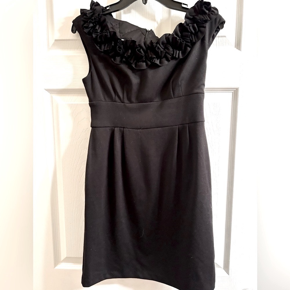 3/$13  London Times Black dress w/ neck ruffling